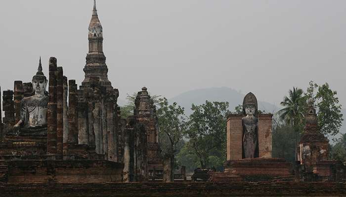 Thailands første hovedstad Sukhothai. Afsæt gerne et par dage til at udforske områdets mange spændende templer og ruiner.