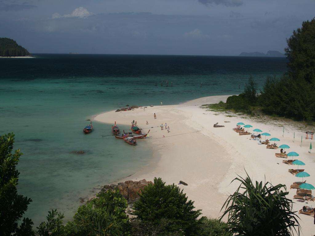 Skønne strande på Koh Lipe med koraller ikke langt fra stranden og dermed god mulighed for snorkling