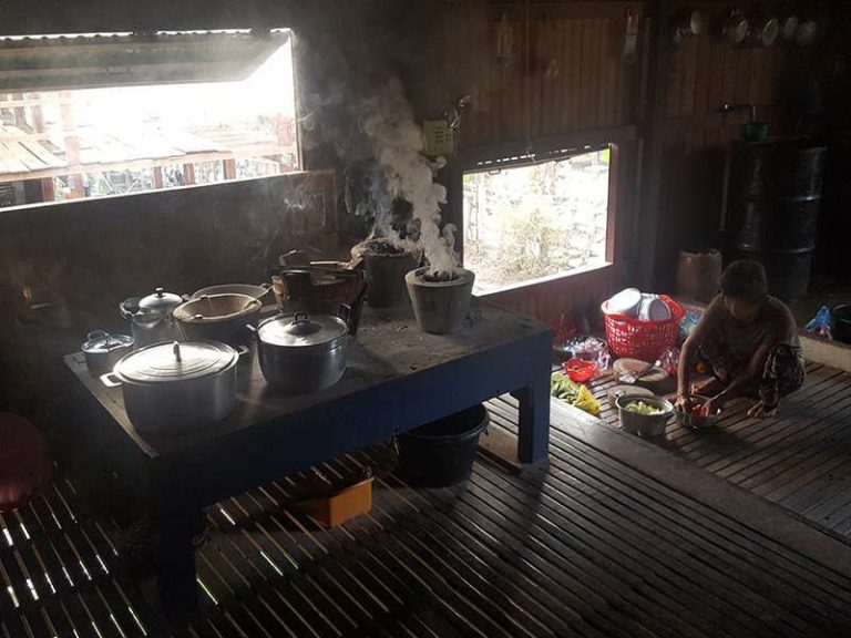 Homestay i Cambodja. Fotoet er taget i en mindre landsby på grænsen til Laos