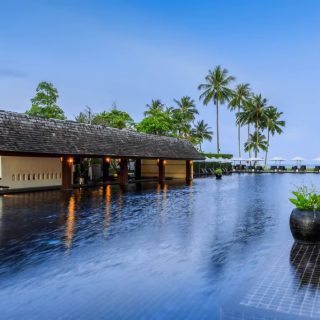 JW Marriott Khao Lak Infinity Pool Bar