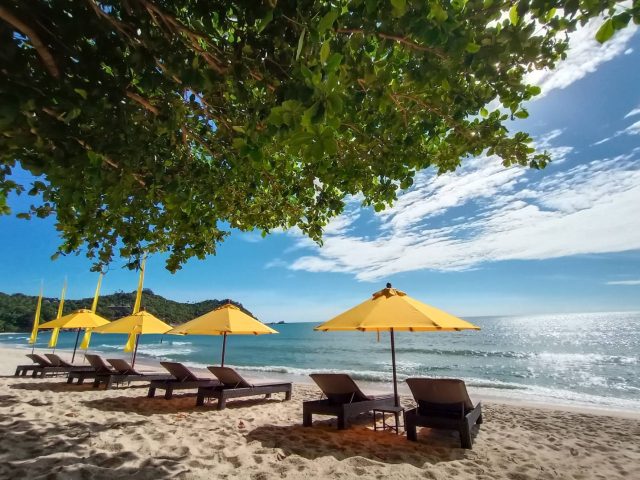 Buri Rasa Village Beach side