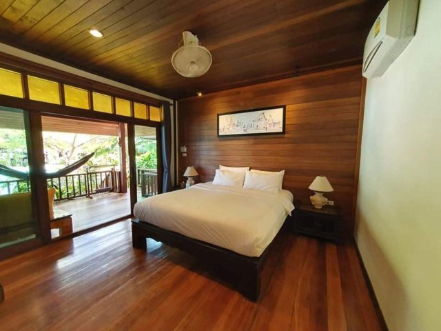 Salad Hut Double Bed