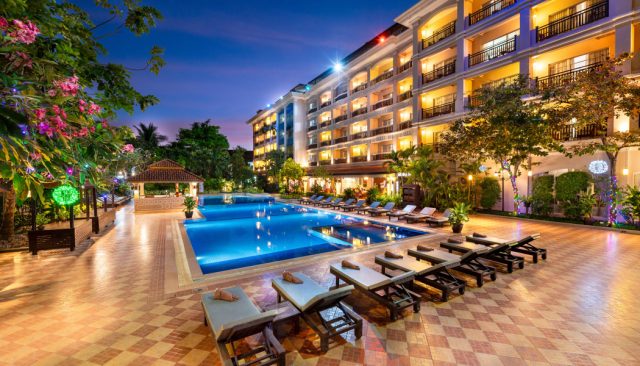 Somadevi Angkor Resort & Spa Pool Somadevi Angkor Resort & Spa Pool