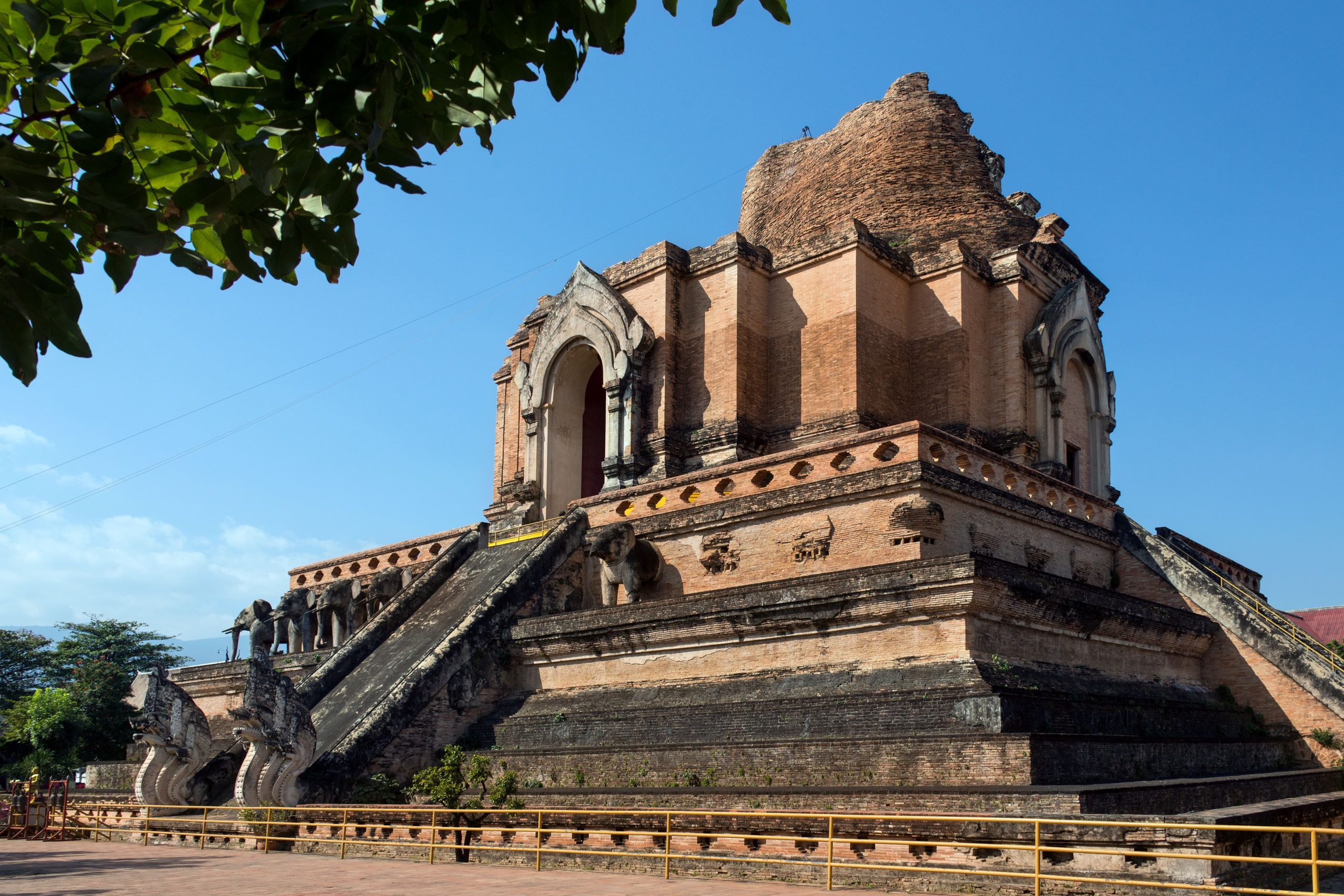 Thailand Rundrejse – Kongebyer og Togrejse fra Chiang Mai til Bangkok