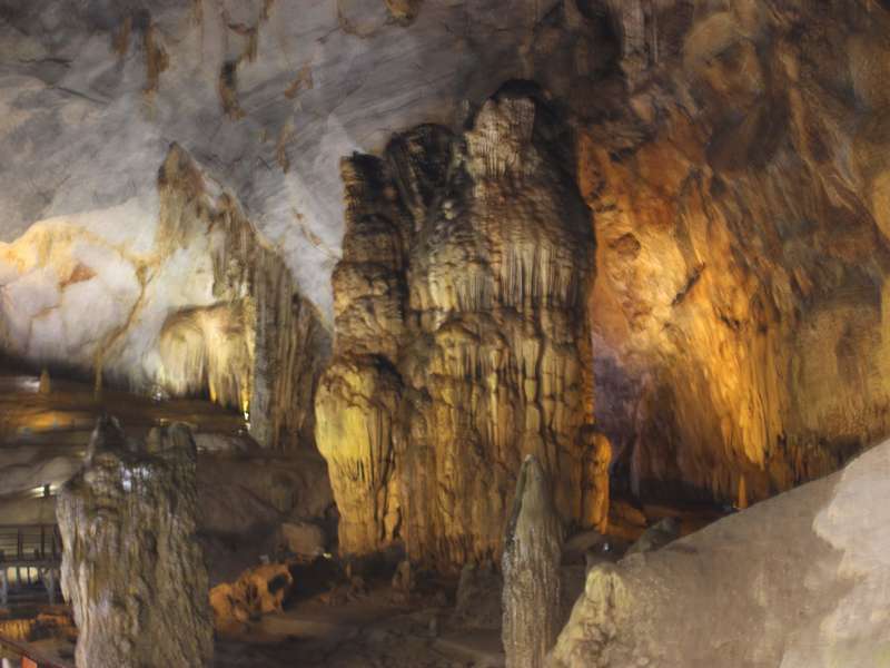 Phong Nha grotterne i Vietnam 5