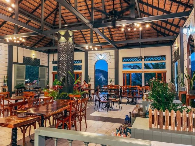 Magical Mountain View Resort Dining