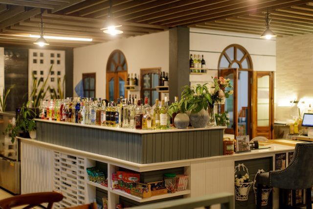 Magical Mountain View Resort Bar