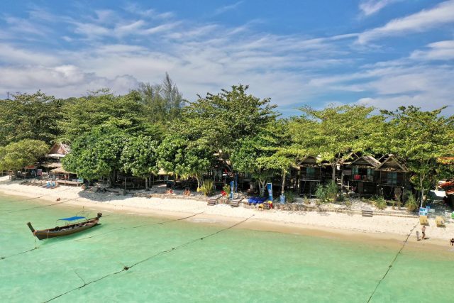 Castaway Beach Resort 5