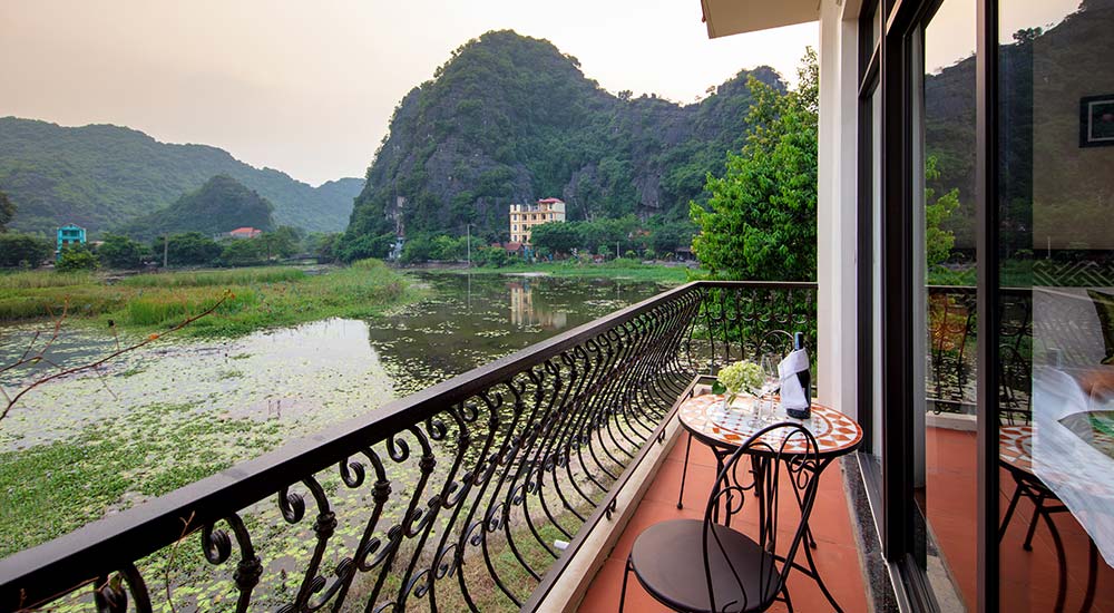 Tam Coc La Montagne Resort & Spa Lake View