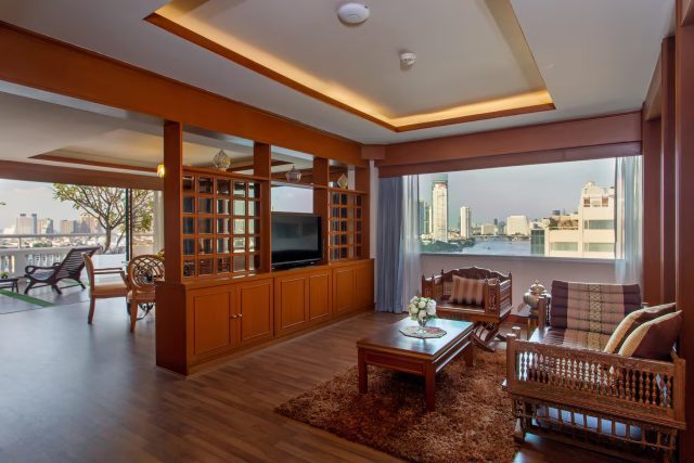 Ramada Plaza Bangkok Living Room 2