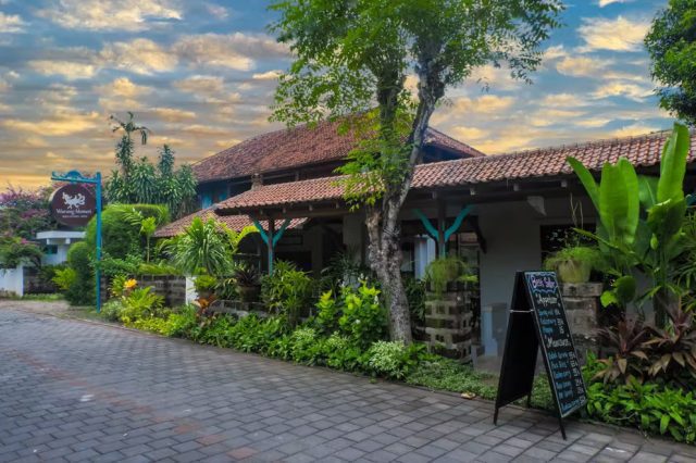 Bebek Cottage Sanur Restaurant