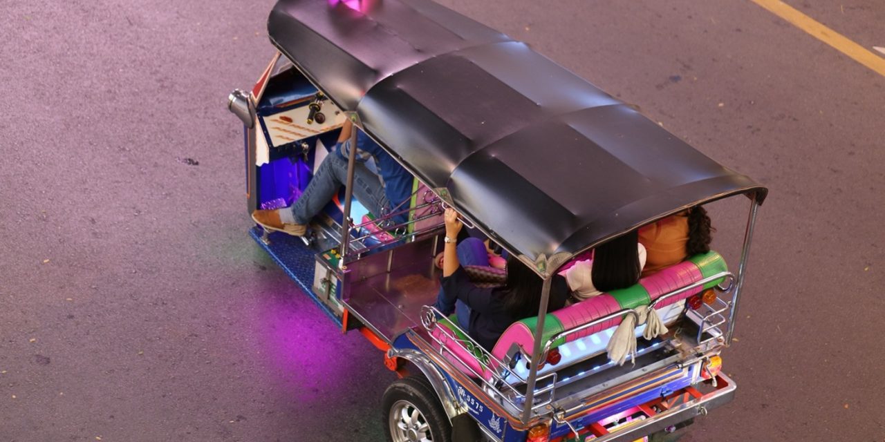 Tuk Tuk Tour – templer, markeder og Chinatown