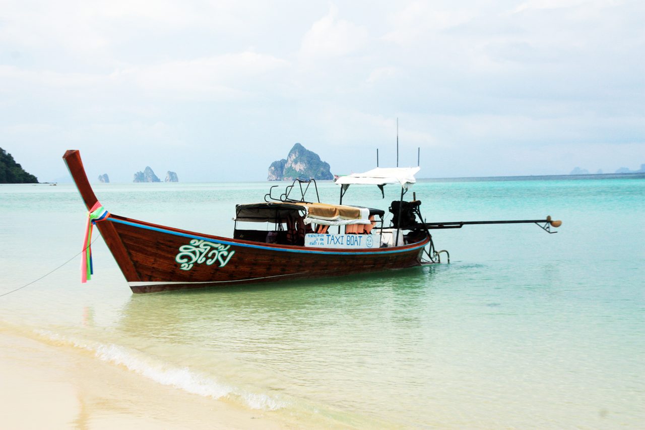 Rejse til Koh Mook – smukke strande, Emerald Cave og øhop i Thailand