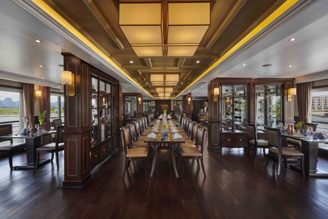 Paradise Elegance Cruise Dining