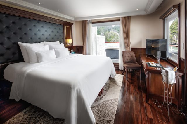 Paradise Elegance Cruise Room